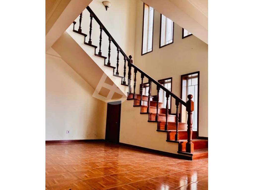 Moradia T4 c/ Excelentes acessos - Esgueira | Aveiro - Grande imagem: 2/25