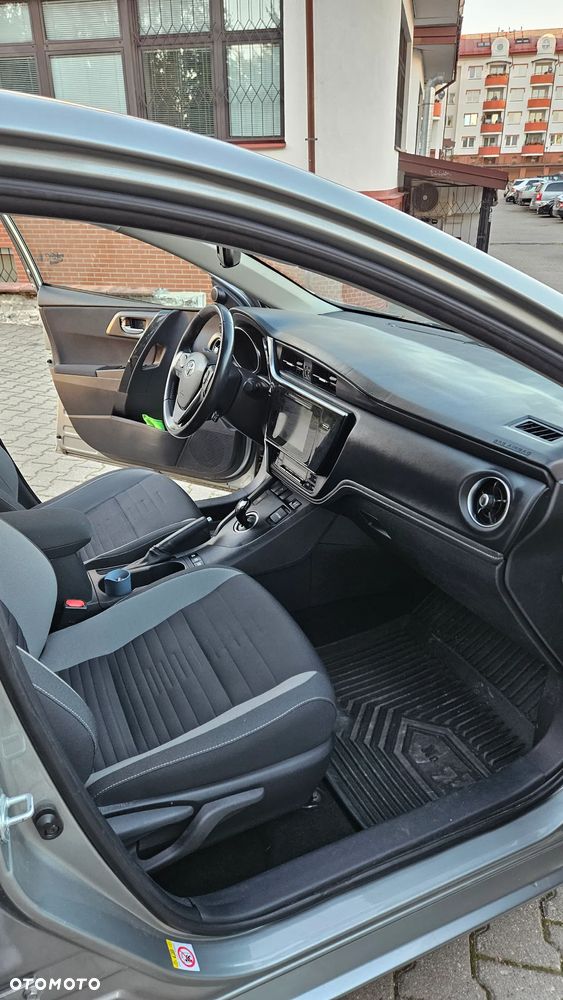 Toyota Auris Hybrid 135 Comfort - 9