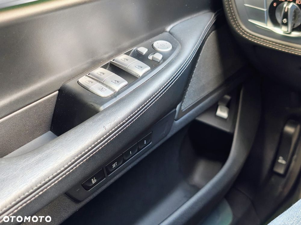BMW Seria 7 740Li - 24