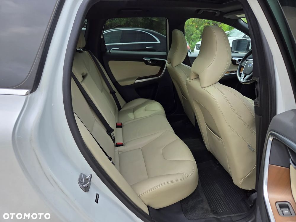 Volvo XC 60 T5 AWD Summum - 13