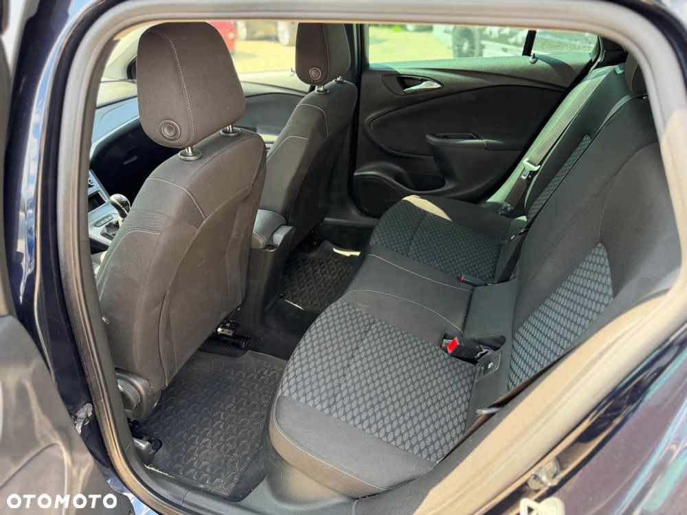 Opel Astra 1.6 T Dynamic S&S - 10
