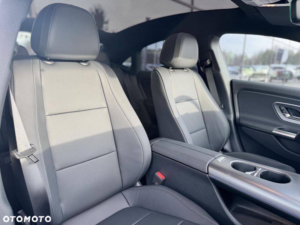 Mercedes-Benz CLA 180 mHEV 8G-DCT - 12