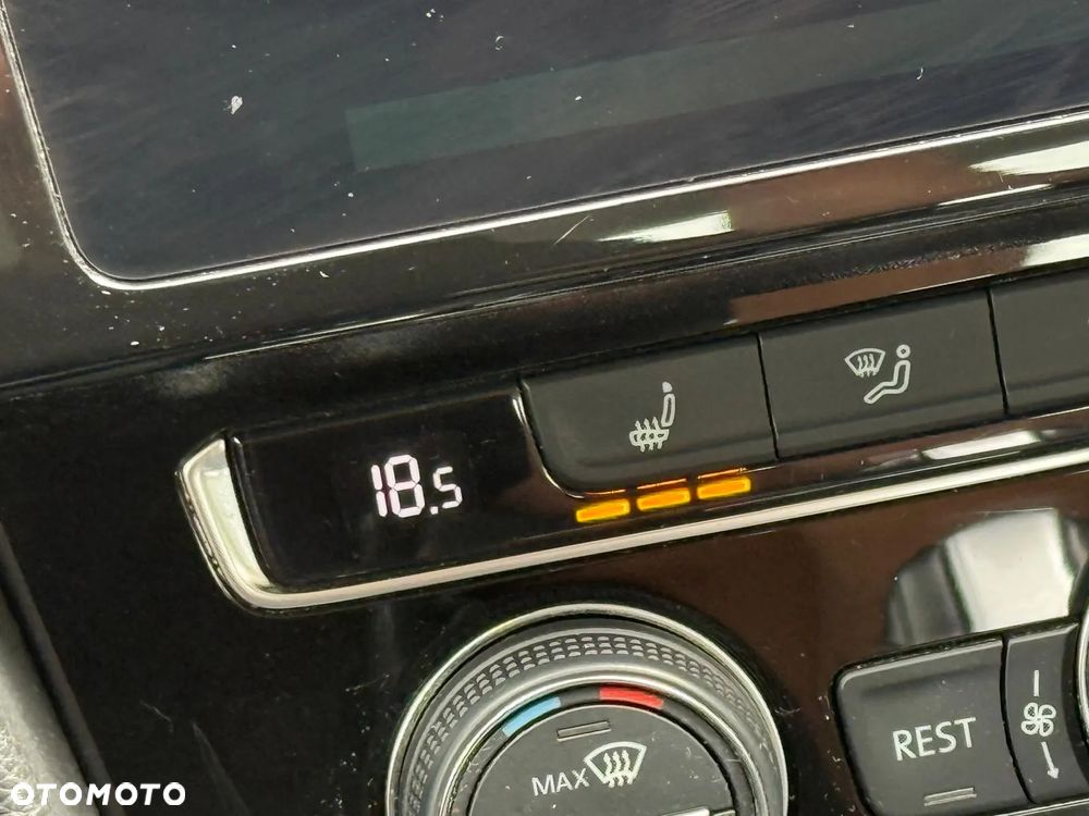 Volkswagen Passat Variant 1.6 TDI SCR DSG Comfortline - 34