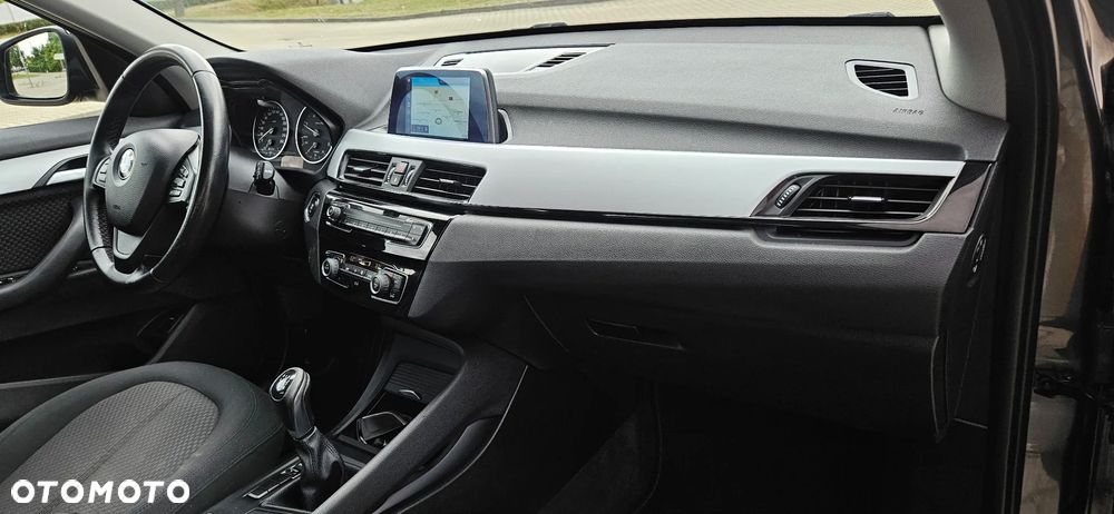 BMW X1 sDrive18d xLine - 10