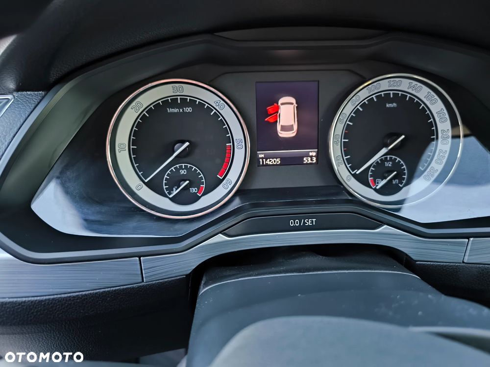 Skoda Superb 2.0 TDI SCR Ambition DSG - 31