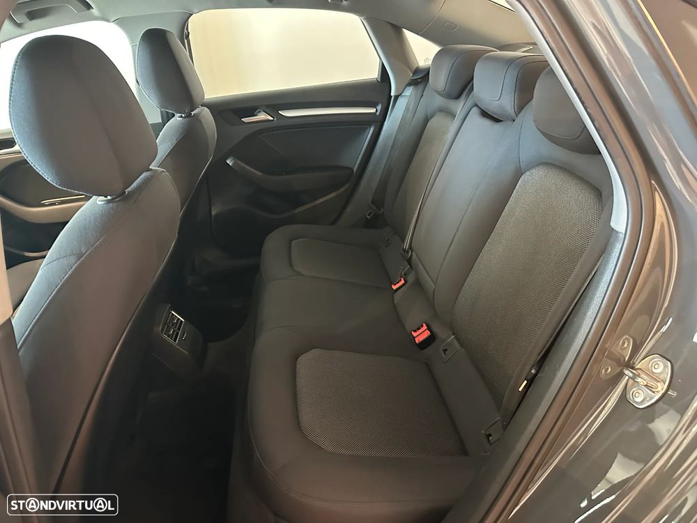 Audi A3 Limousine 1.6 TDI Design - 28