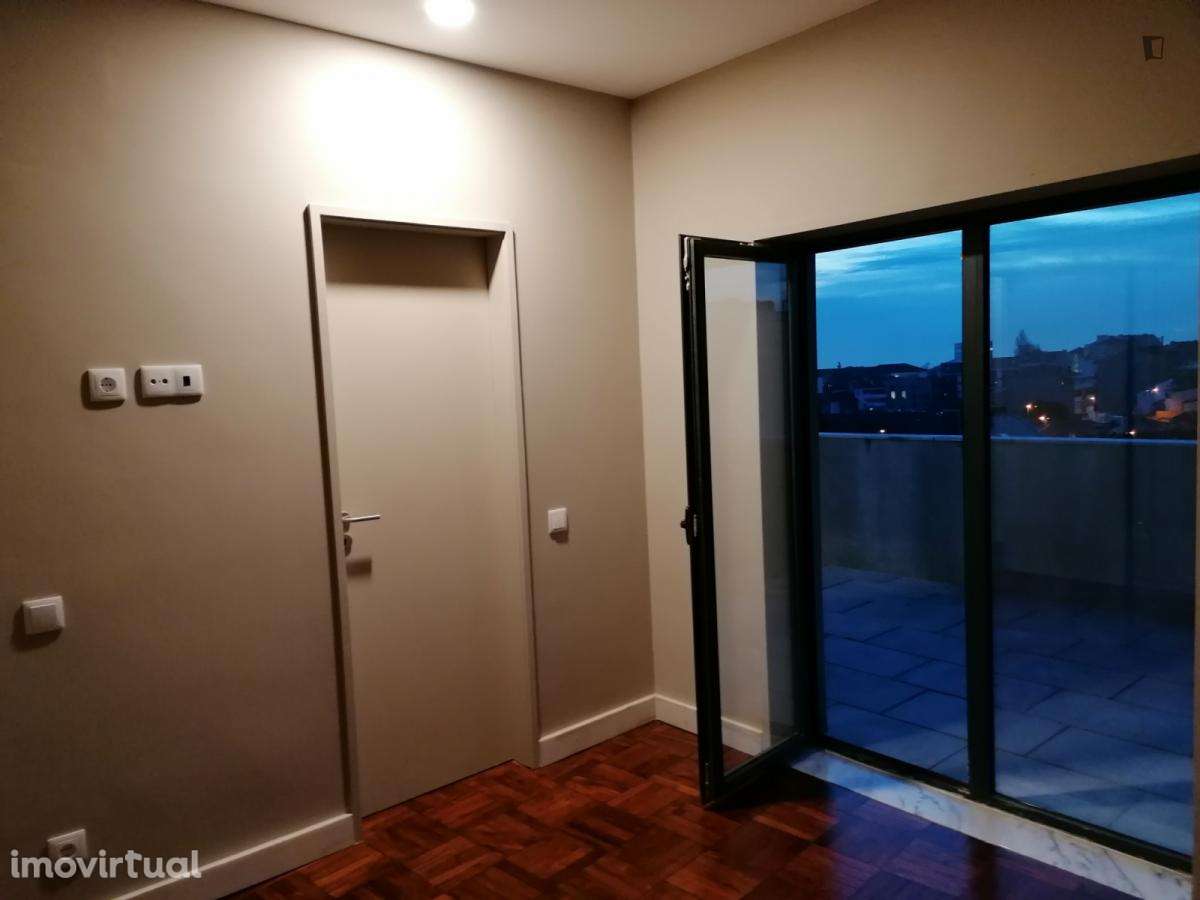 Apartamento com 1 quartos - localizado em Cedofeita Porto - Grande imagem: 4/29