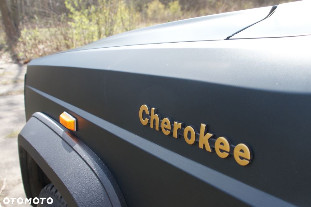 Jeep Cherokee - 2