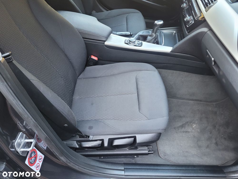 BMW Seria 3 320d Edition M Sport Shadow - 29