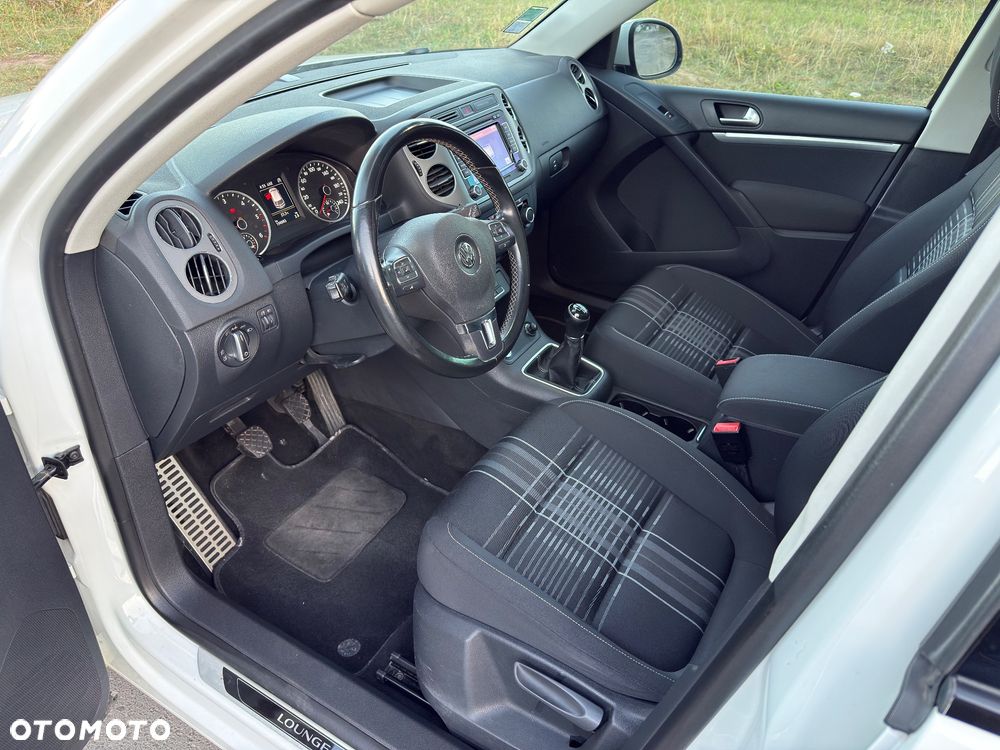 Volkswagen Tiguan 2.0 TDI DPF BlueMotion Technology Lounge Sport & Style - 17