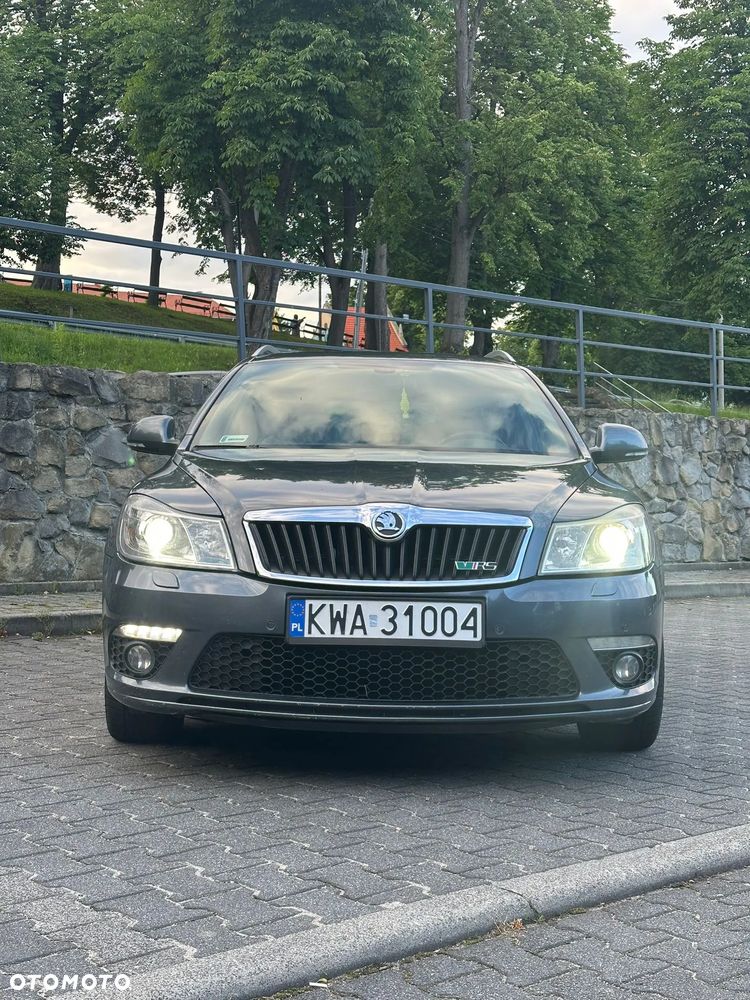 Skoda Octavia 2.0 TDI CR DPF DSG RS - 2