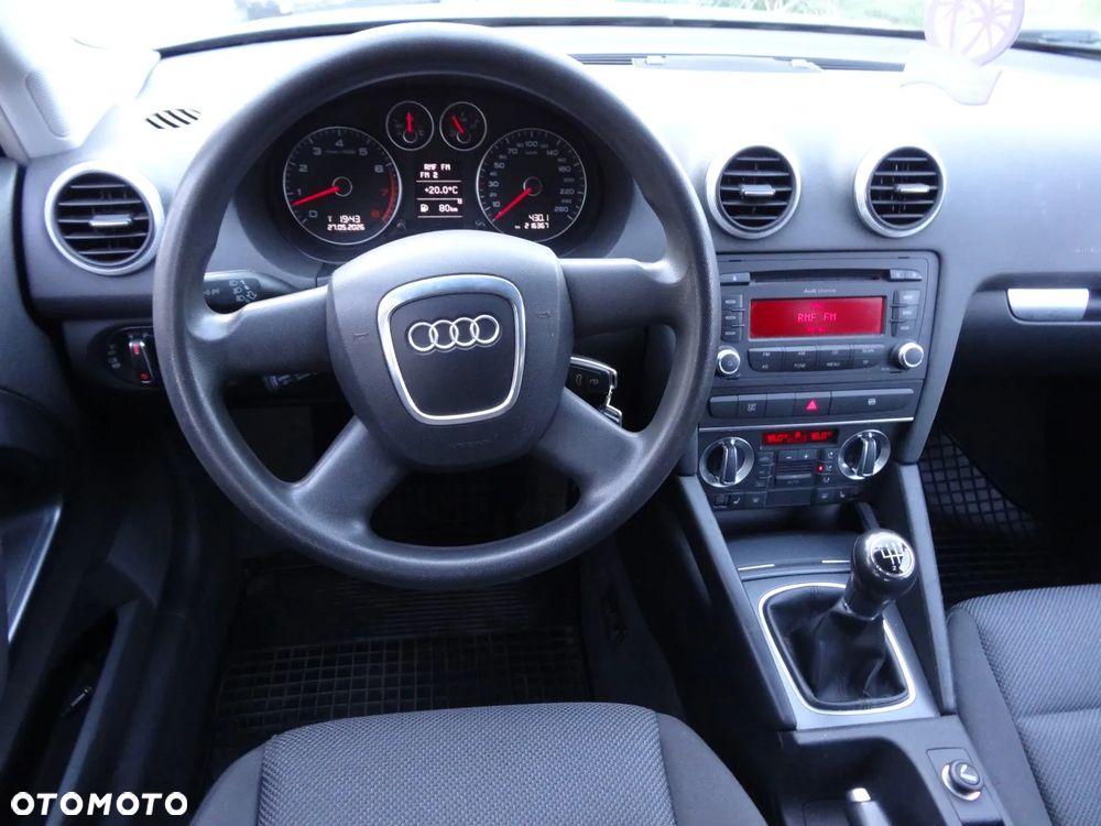 Audi A3 3-drzwiowe 1.6 Ambiente - 18