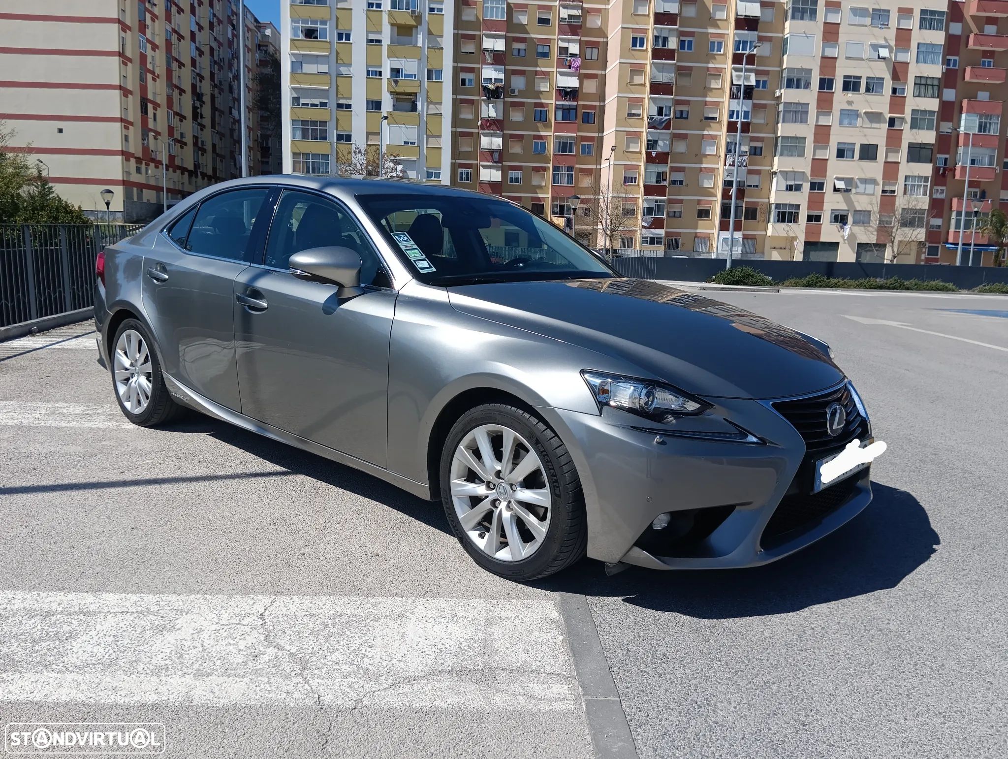 Lexus IS 300H Executive+ - 1