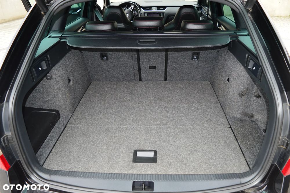 Skoda Octavia 2.0 TDI DSG RS - 37