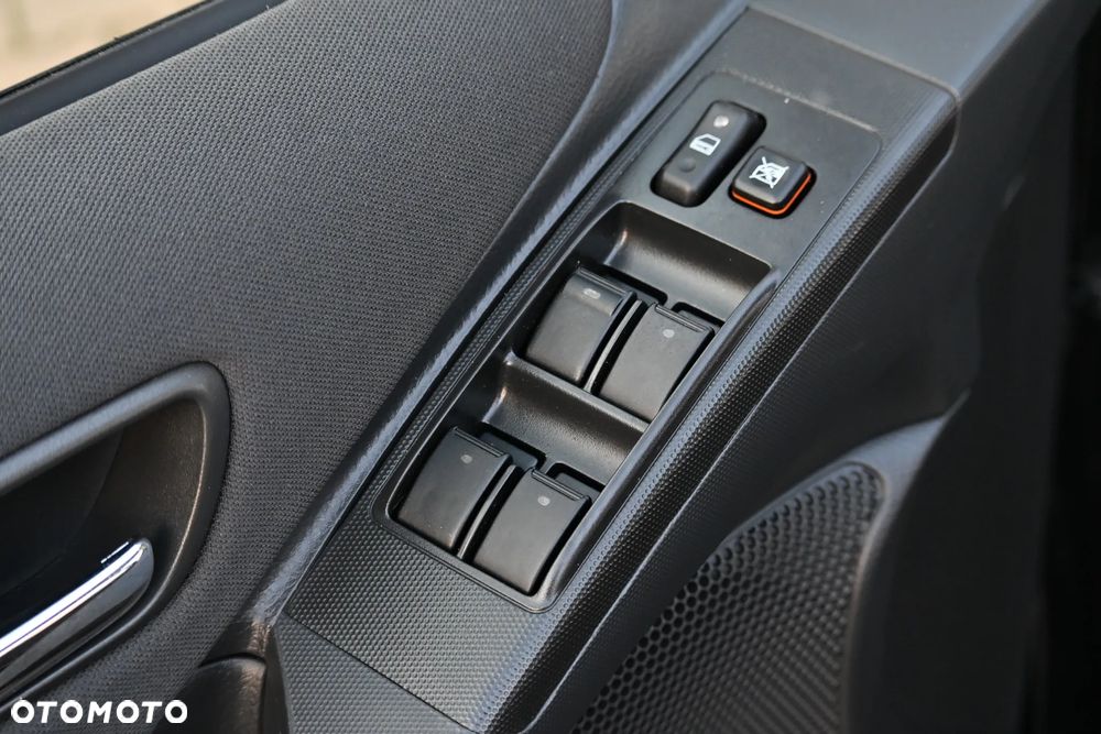 Toyota Corolla Verso 1.8 Sol + 7os - 31