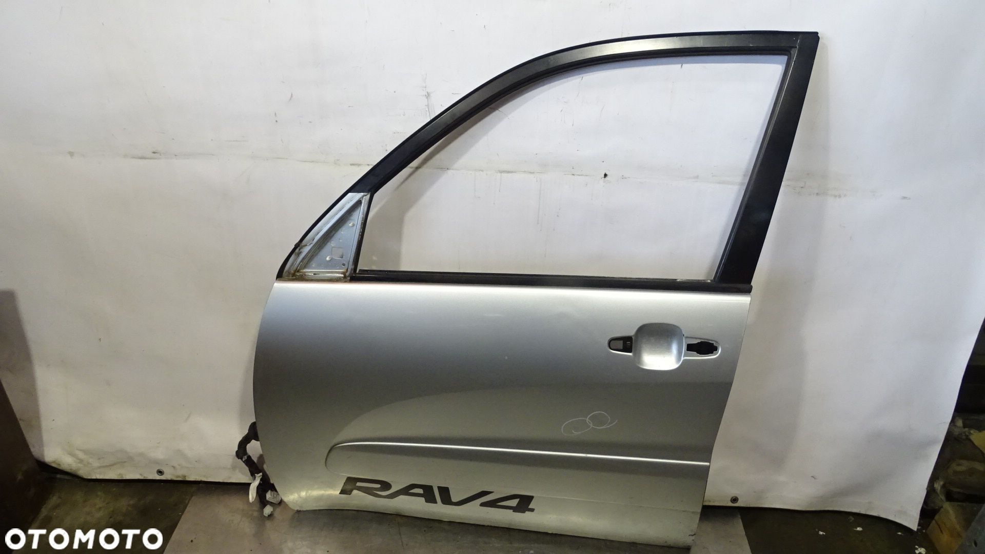 DRZWI LEWY PRZÓD TOYOTA RAV4 II LIFT 2.0D 1D4 - 1