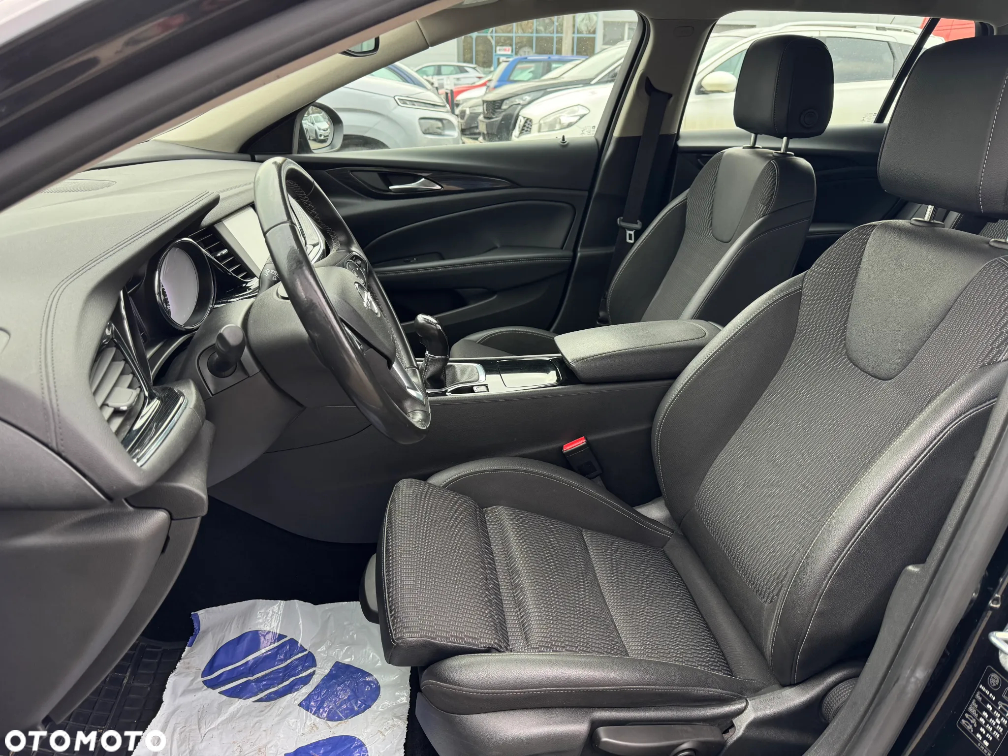 Opel Insignia 1.5 T Enjoy S&S Eco - 11