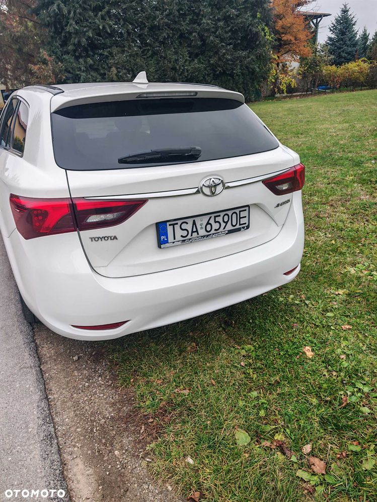 Toyota Avensis 2016 photo 4