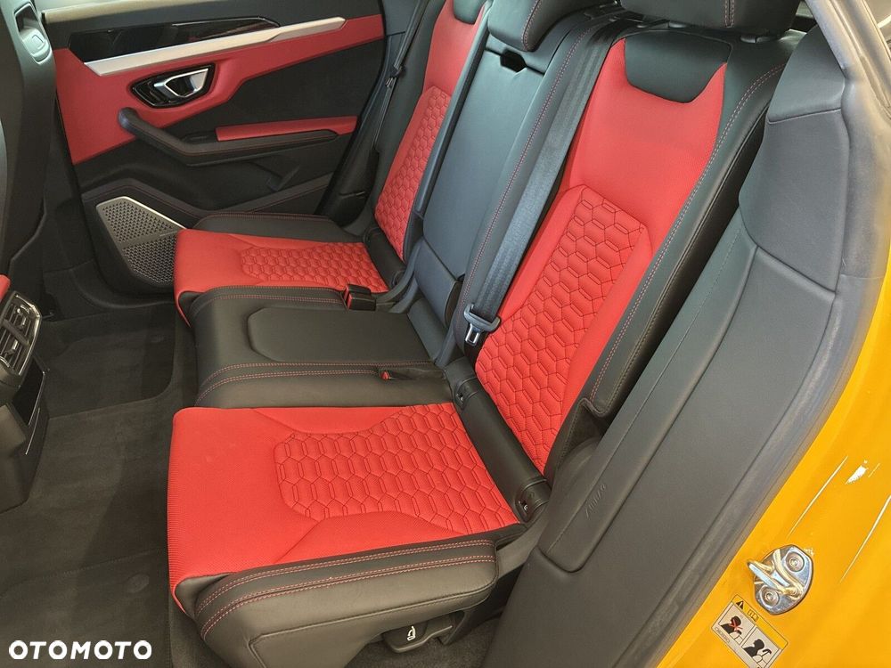 Lamborghini Urus - 10