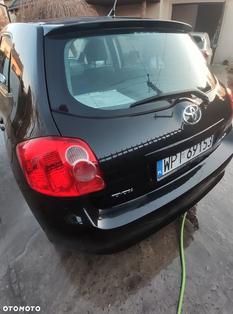 Toyota Auris 2009 photo 4