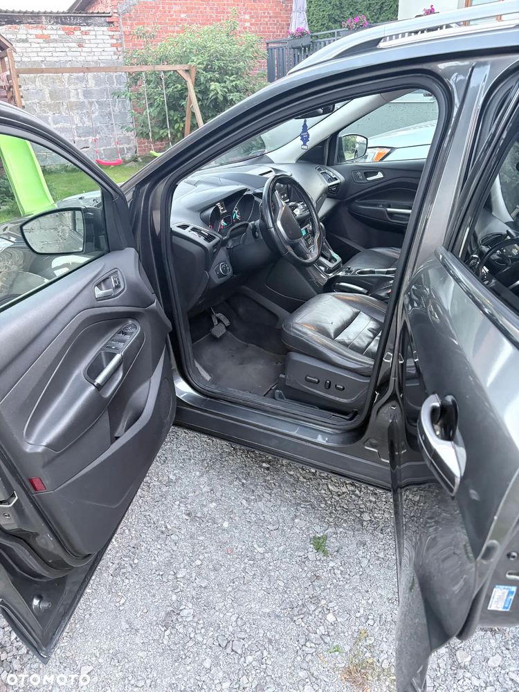 Ford Escape 2.0 EcoBoost AWD Titanium - 14