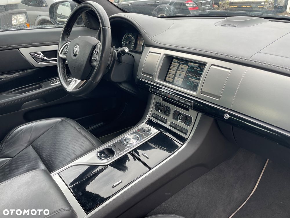 Jaguar XF - 37