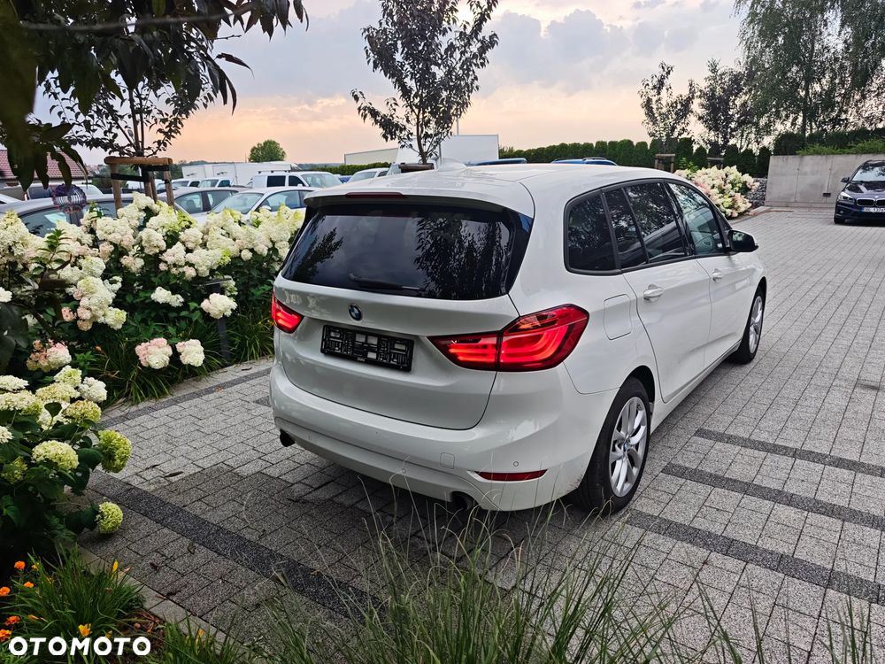 BMW Seria 2 220i Advantage - 12