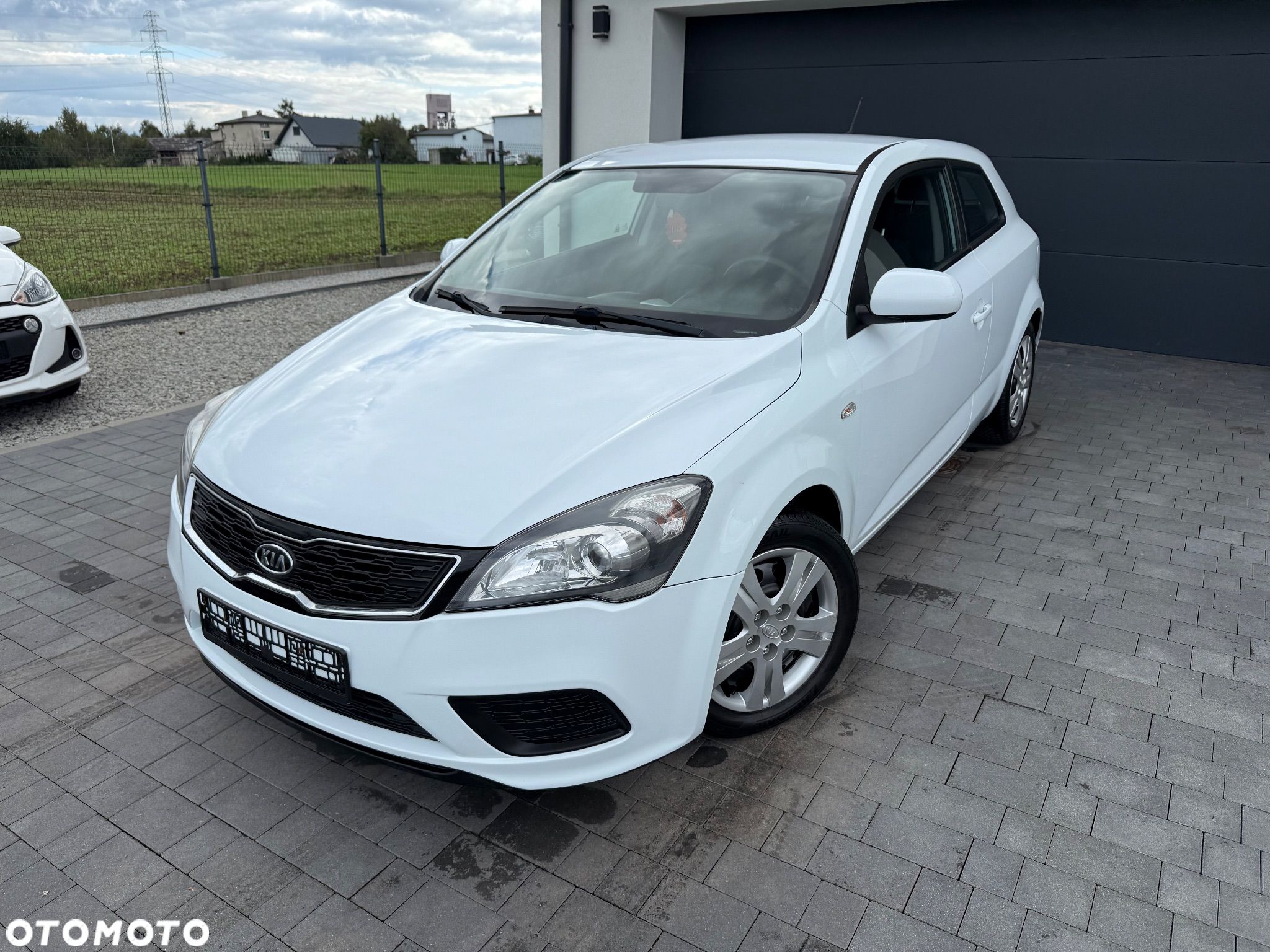 Kia ProCeed - 1