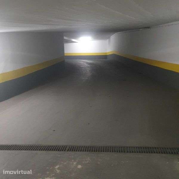 Arrendamento estacionamento / garagem - Grande imagem: 2/3
