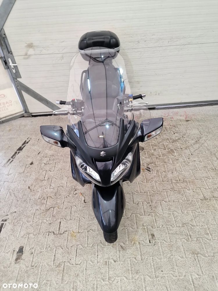 Suzuki Burgman - 17