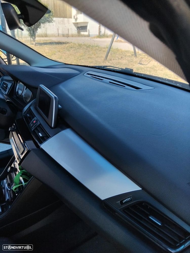 BMW 214 Active Tourer 2018 photo 3