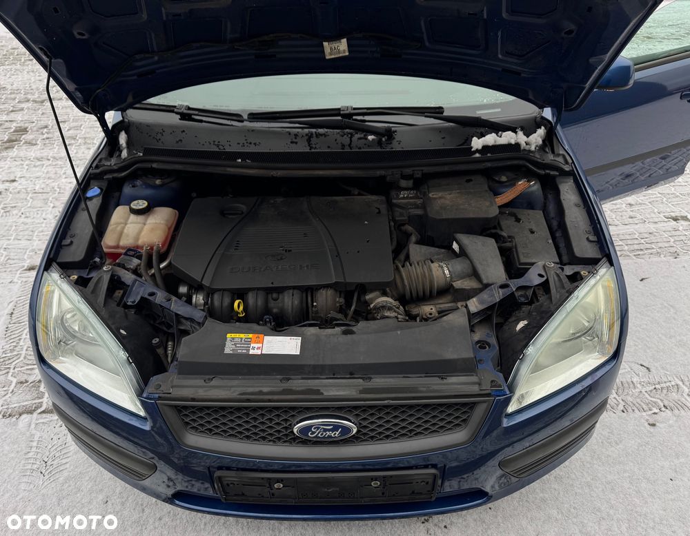 Ford Focus 1.8 Ghia - 21