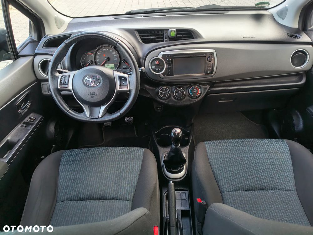 Toyota Yaris 1.33 VVT-i Executive - 12