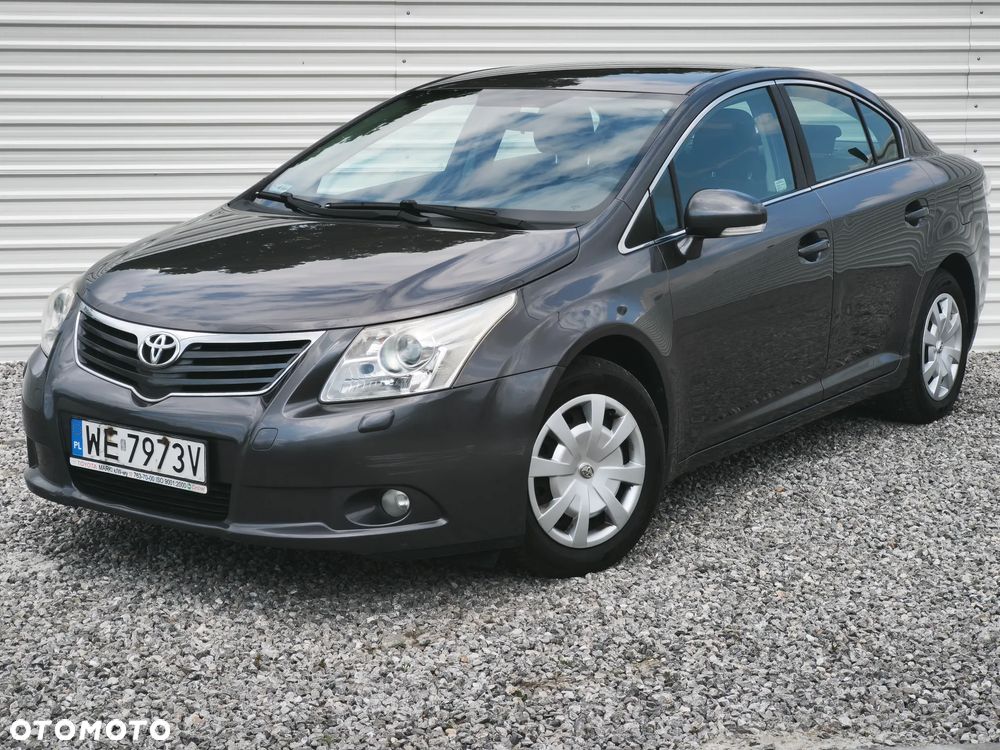 Toyota Avensis 1.6 Luna - 1