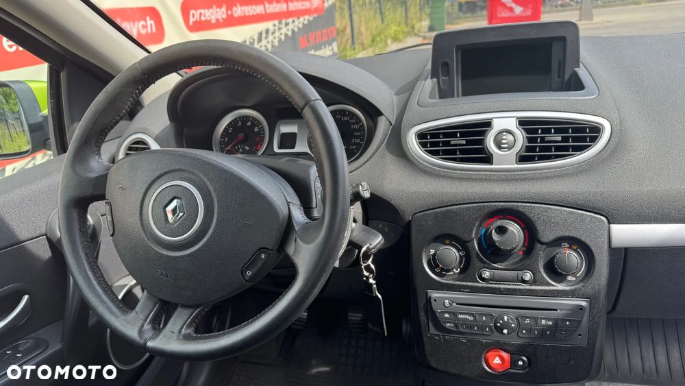 Renault Clio - 15