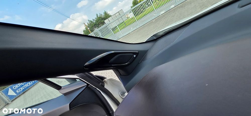 Toyota C-HR 1.8 Hybrid Neon Lime powered by JBL - 16