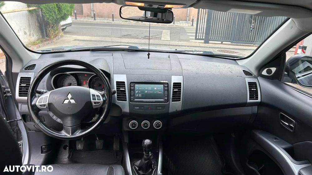 Mitsubishi Outlander 2.2 DI-D Intense + - 6
