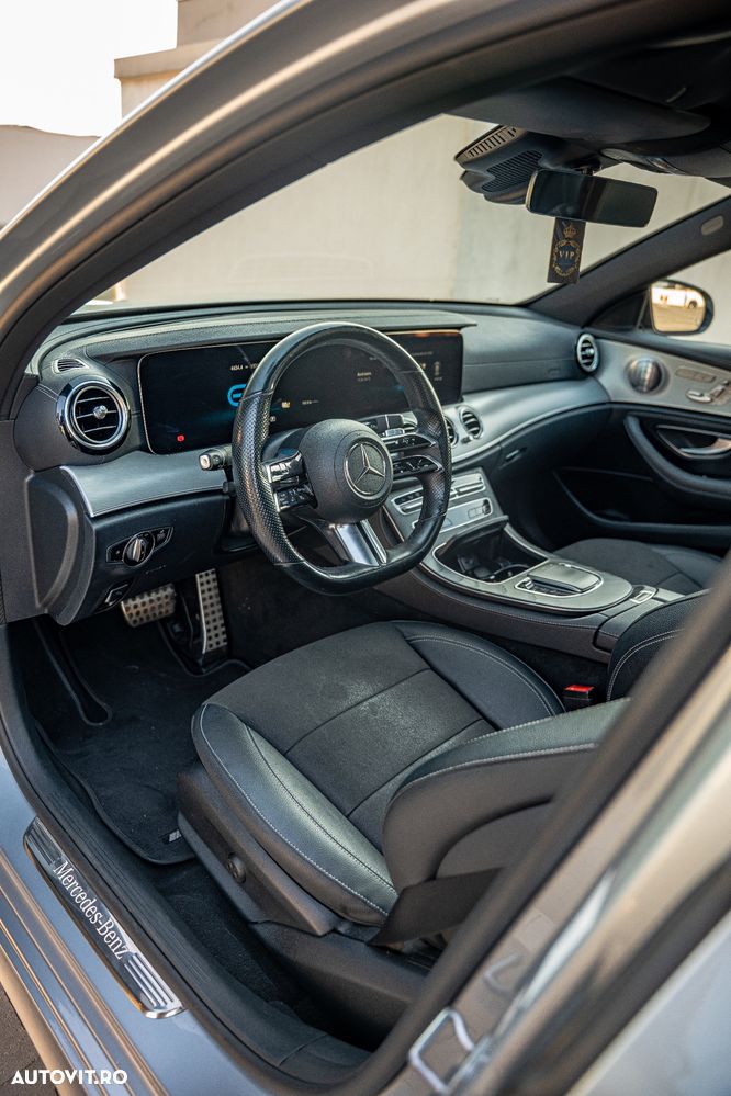 Mercedes-Benz E 300 4MATIC Aut. - 9