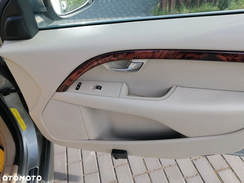 Volvo S80 4.4 V8 AWD R-Design Momentum - 10