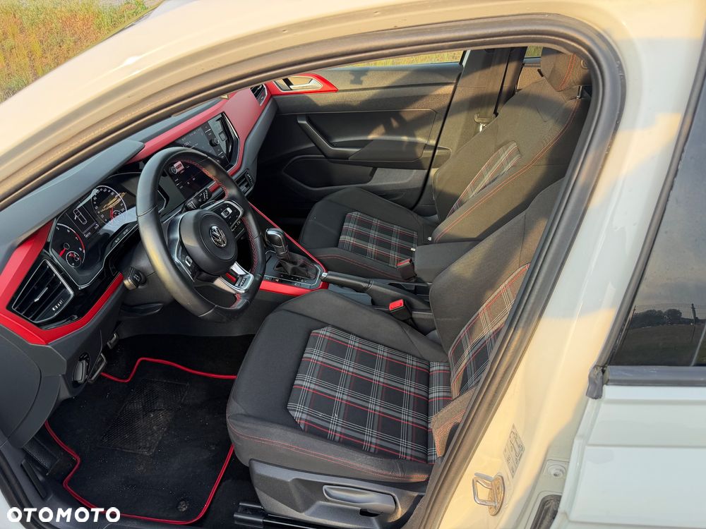Volkswagen Polo 2.0 TSI DSG GTI - 17