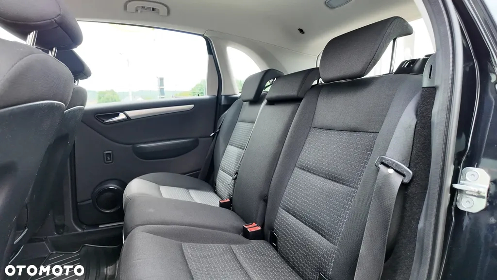 Mercedes-Benz Klasa B 180 BlueEffICIENCY - 30