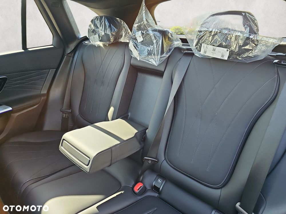 Mercedes-Benz GLC - 12