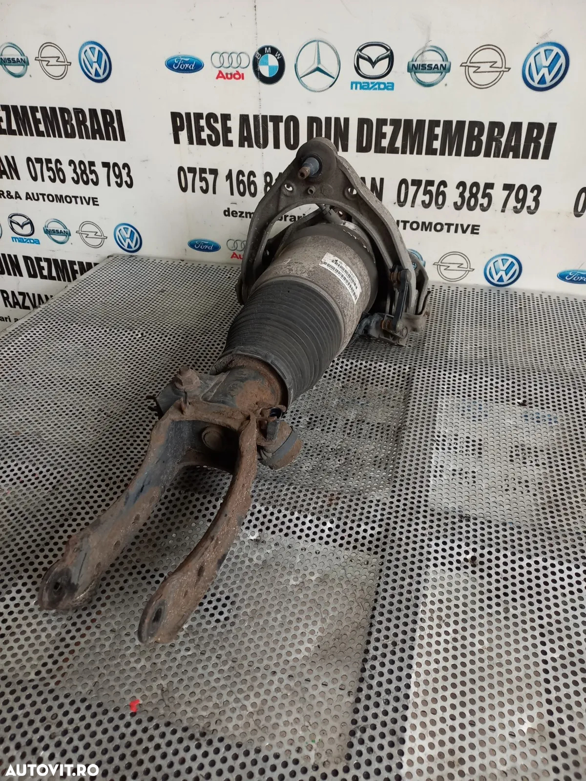 Perna Aer Amortizor Pneumatic Stanga Fata Audi Q7 4L Cod 7LB Testata  - Dezmembrari Arad - 5