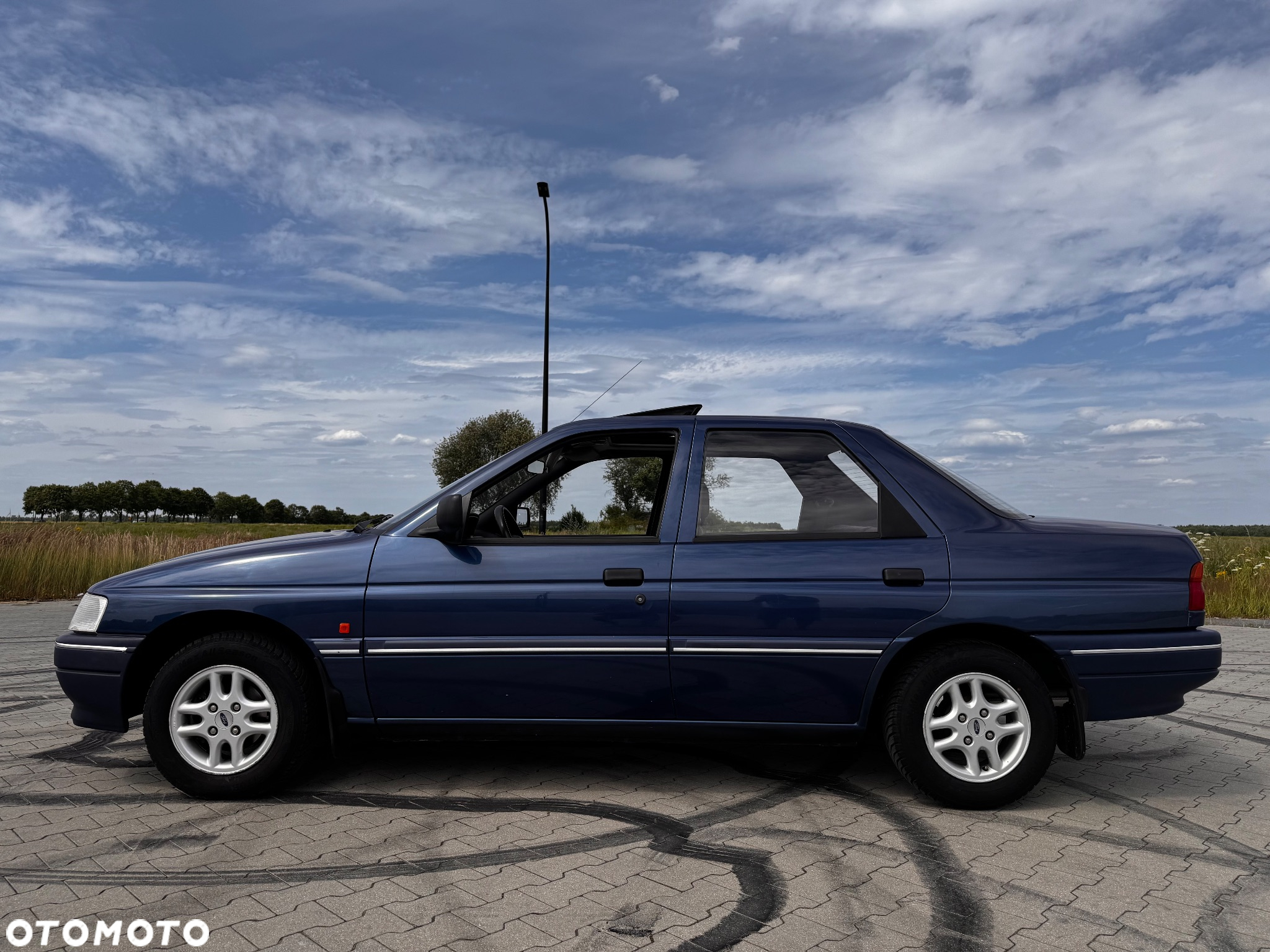 Ford Escort - 12