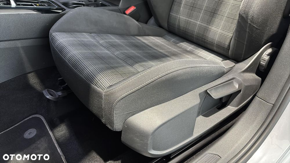 Volkswagen Golf - 13