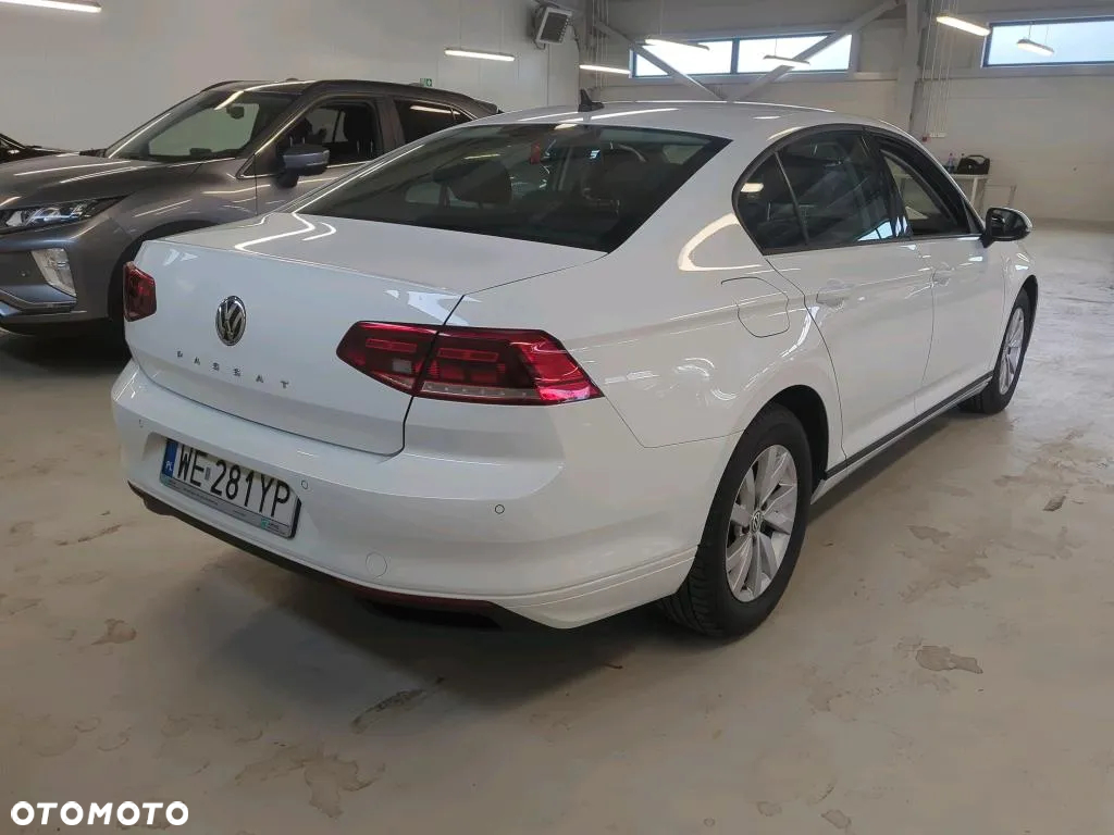 Volkswagen Passat 2.0 TDI EVO Essence DSG - 4