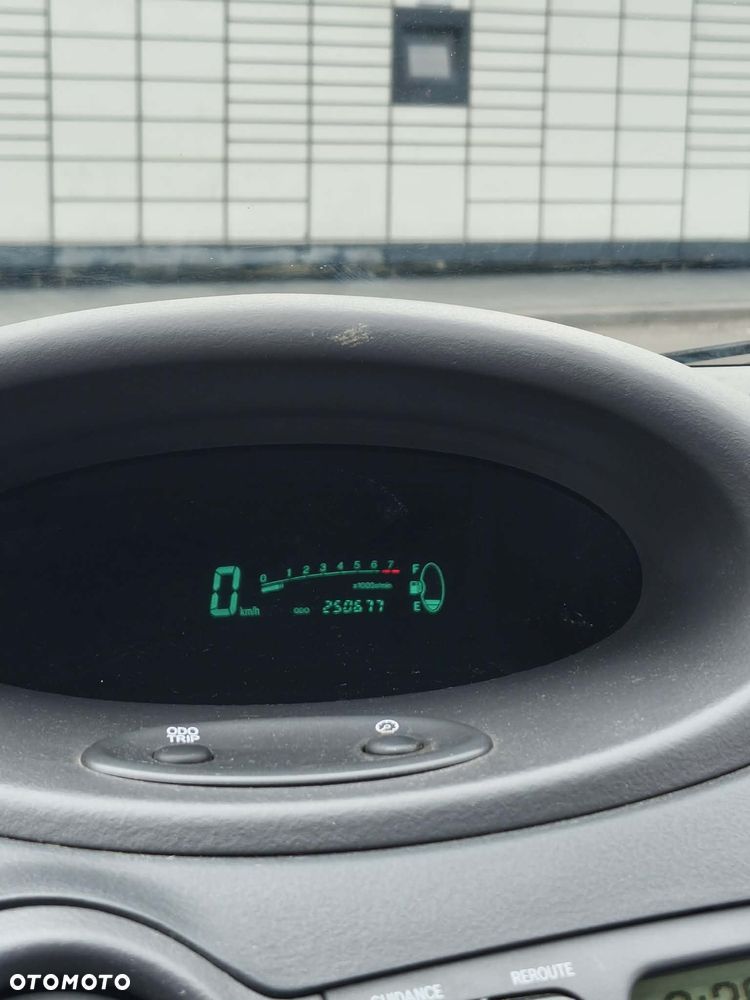 Toyota Yaris 1.3 Luna - 5