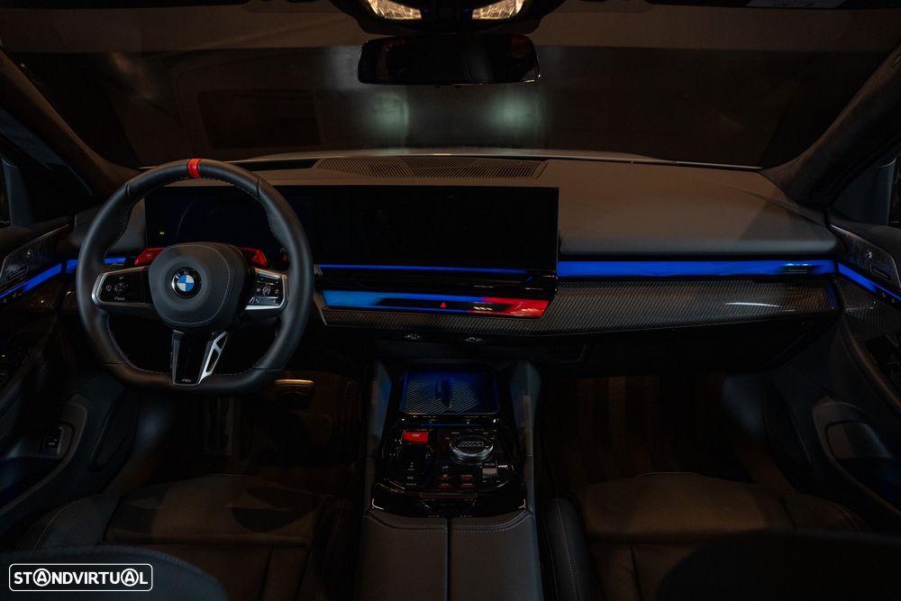 BMW M5 Touring xDrive - 21