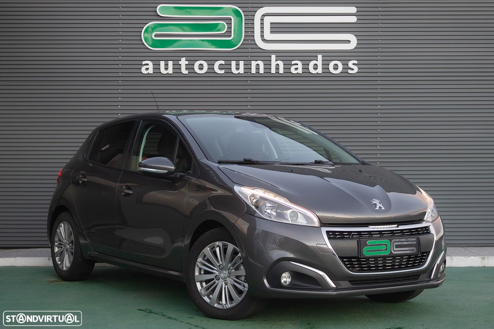 Peugeot 208 1.2 PureTech Signature - 1