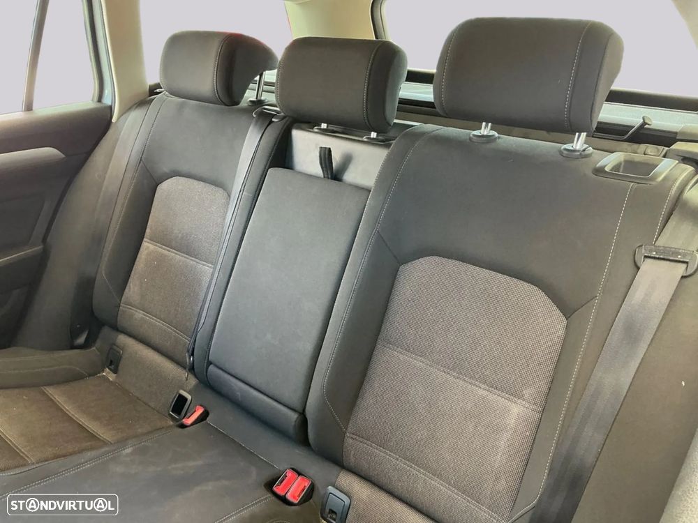 VW Passat - 8